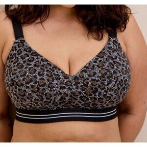 Torrid Leopard Print Back Smoothing Lightly Lined Wire Free Bra Size 40DD